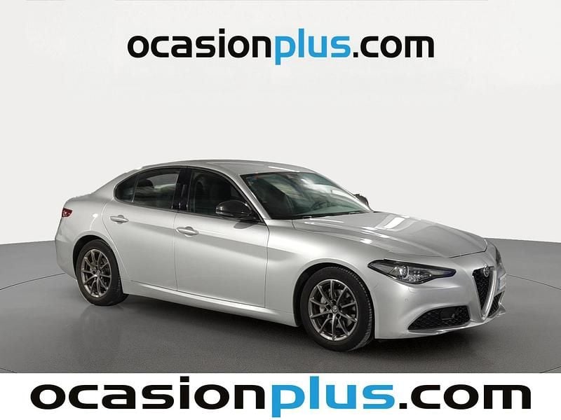 Usado Alfa Romeo Giulia 150 CV (110 kW) 2017 Gris Berlina