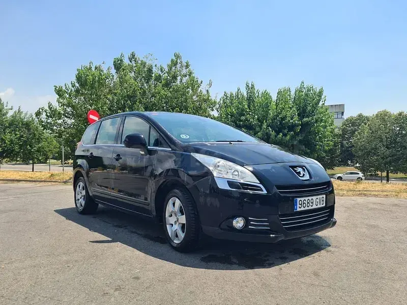 Usado Peugeot 5008 Business-Line 150 CV (110 kW) 2011 Negro Monovolumen