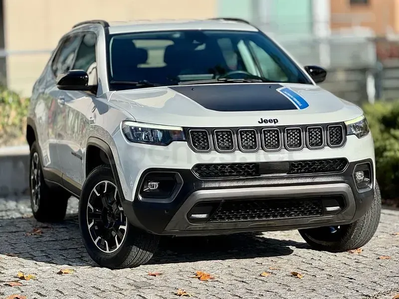 Usado Jeep Compass Trailhawk 240 CV (176 kW) 2023 Blanco SUV