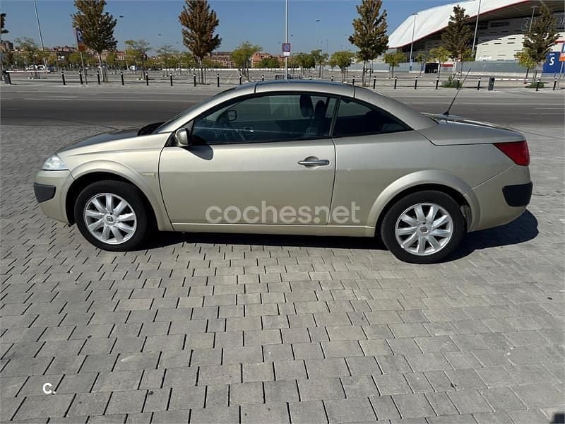 Usado Renault Mégane Cabriolet Dynamique 115 CV (84 kW) 2006 Beige Descapotable