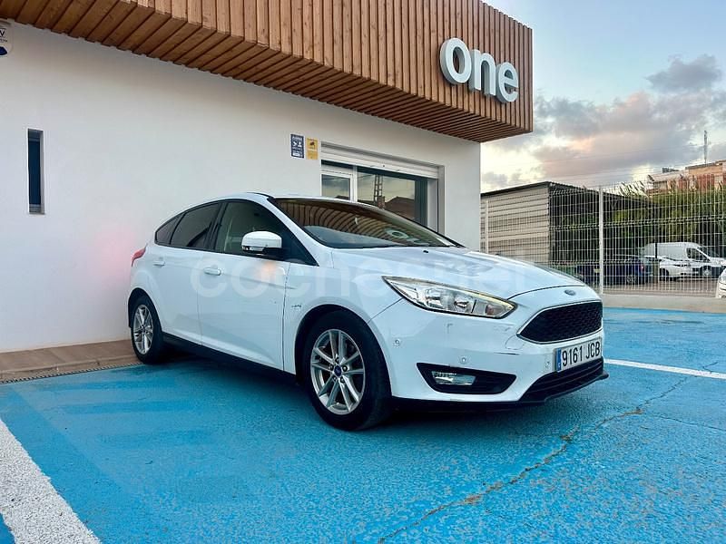 Usado Ford Focus Titanium 125 CV (91 kW) 2016 Blanco Berlina