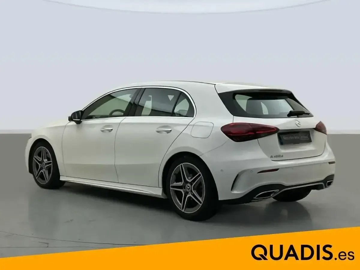Usado Mercedes A180 AMG line 116 HP (85 kW) 2024 Branco Sedan