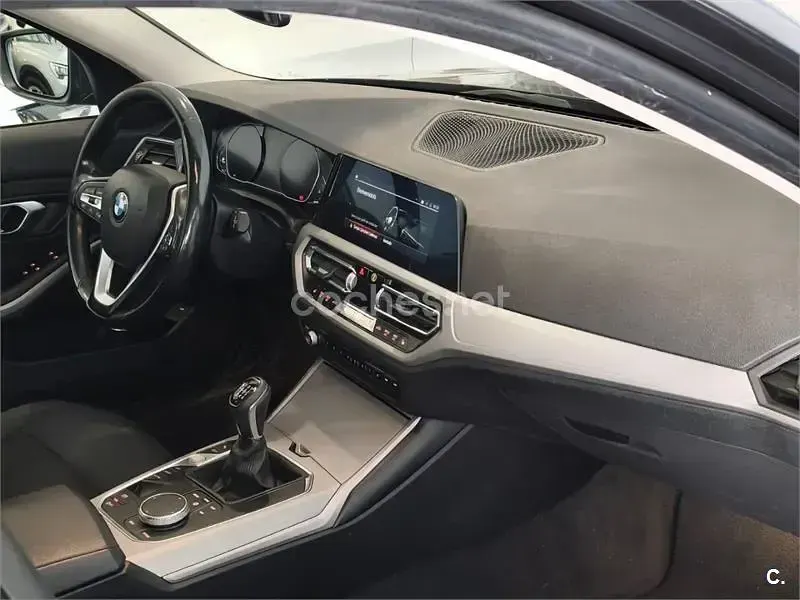 Usado BMW 318 150 CV (110 kW) 2020 Gris / plata Familiar