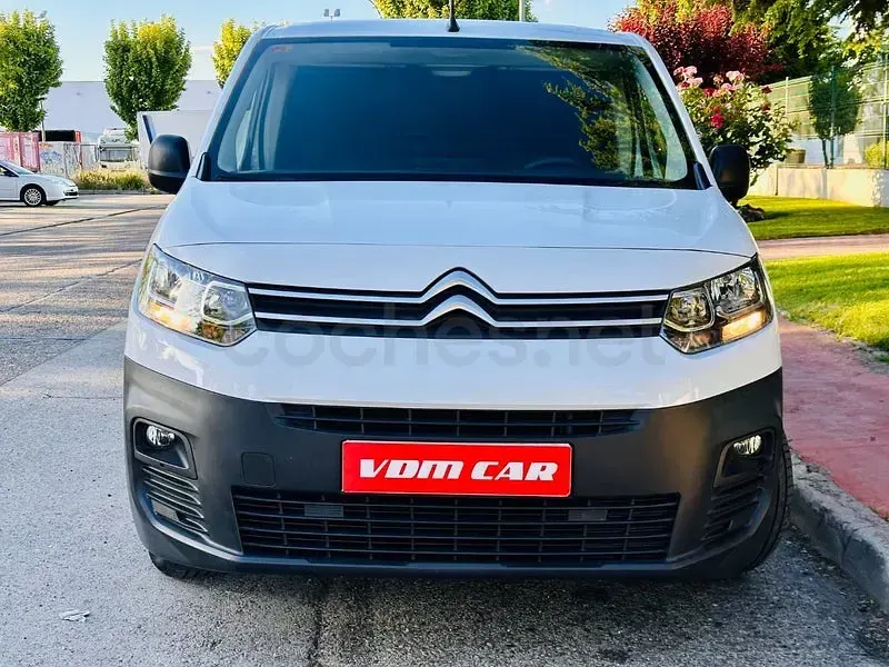 Usado Citroën Berlingo Live 102 CV (75 kW) 2021 Blanco Monovolumen