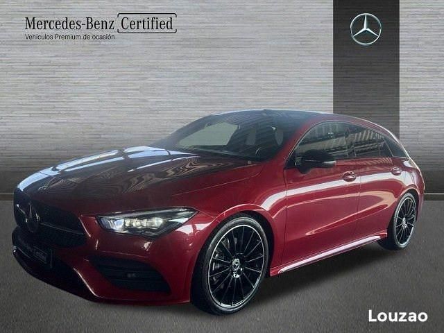 Usado Mercedes CLA200 Shooting Brake AMG line 163 CV (119 kW) 2023 Manufaktur rojo patagonia Familiar