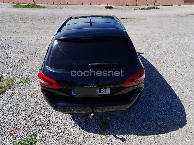 Usado Peugeot 308 Allure 150 CV (110 kW) 2014 Negro Berlina