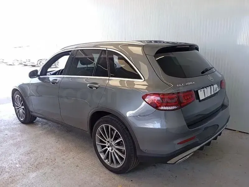 Usado Mercedes GLC200 163 CV (119 kW) 2022 Gris / plata SUV