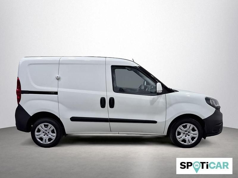 Usado Fiat Doblò 95 CV (69 kW) 2021 Blanco Monovolumen