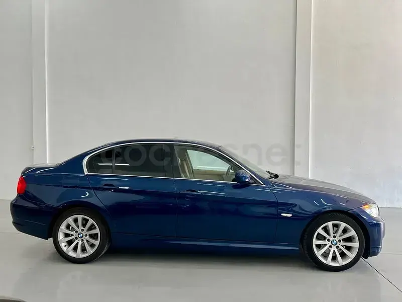 Usado BMW 318 Sport Line 143 CV (105 kW) 2011 Azul Berlina