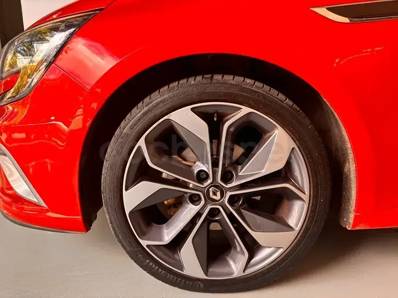 Begagnad Renault Mégane GT Line GT-Line 140 HK (102 kW) 2019 Röd Sedan
