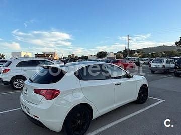 Usado Alfa Romeo Giulietta Distinctive 105 CV (77 kW) 2014 Blanco Utilitario