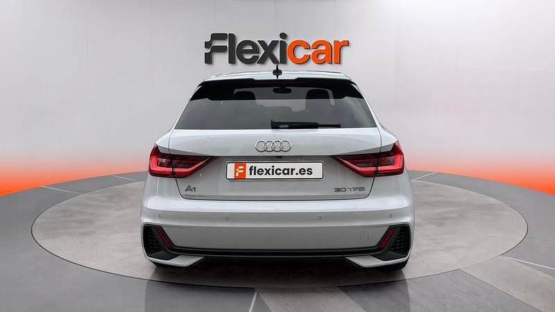 Usado Audi A1 Premium 110 CV (80 kW) 2022 Blanco SUV