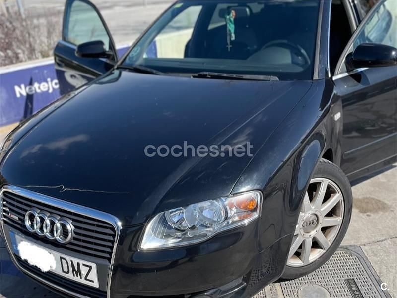 Usado Audi A4 140 CV (102 kW) 2005 Negro Familiar