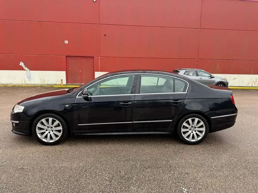 Usado VW Passat R-line 140 CV (102 kW) 2010 Negro Berlina
