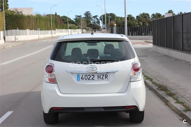 Usado Toyota Verso Comfort 132 CV (97 kW) 2014 Blanco Monovolumen