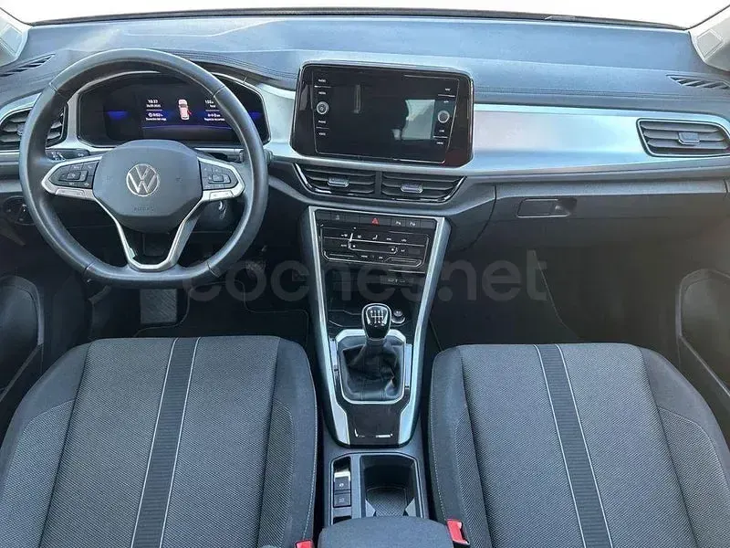 Usado VW T-Roc Life 110 CV (80 kW) 2024 Rojo SUV
