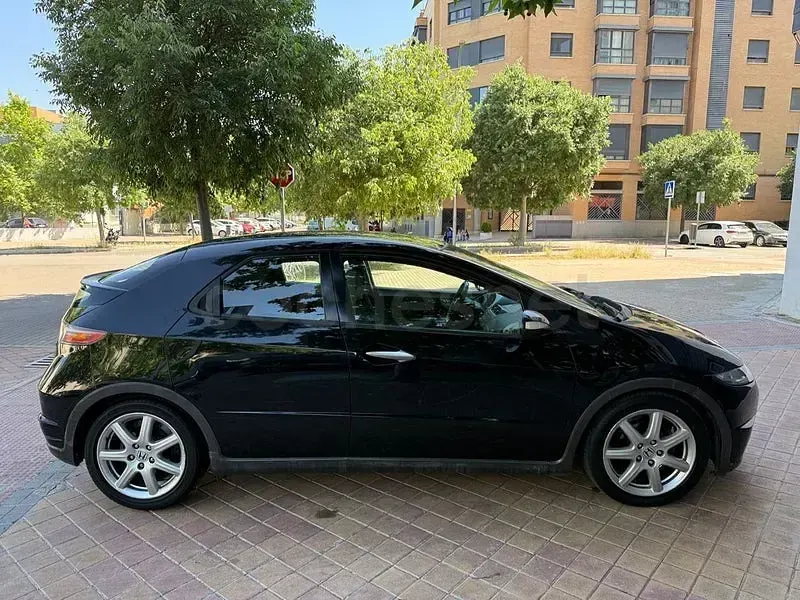Usado Honda Civic Comfort 140 CV (102 kW) 2009 Negro Berlina