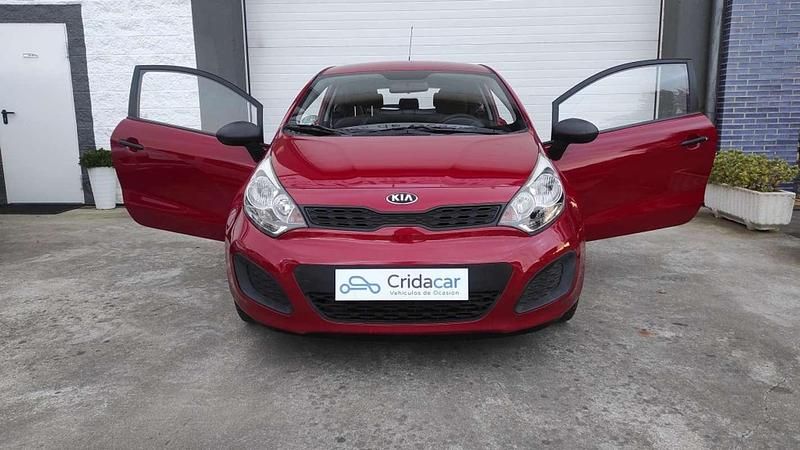 Usado Kia Rio 86 CV (63 kW) 2013 Burdeos Utilitario
