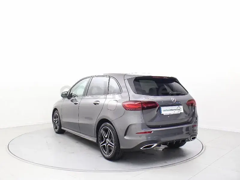 Usado Mercedes B250e 218 CV (160 kW) 2025 Gris montaña Utilitario