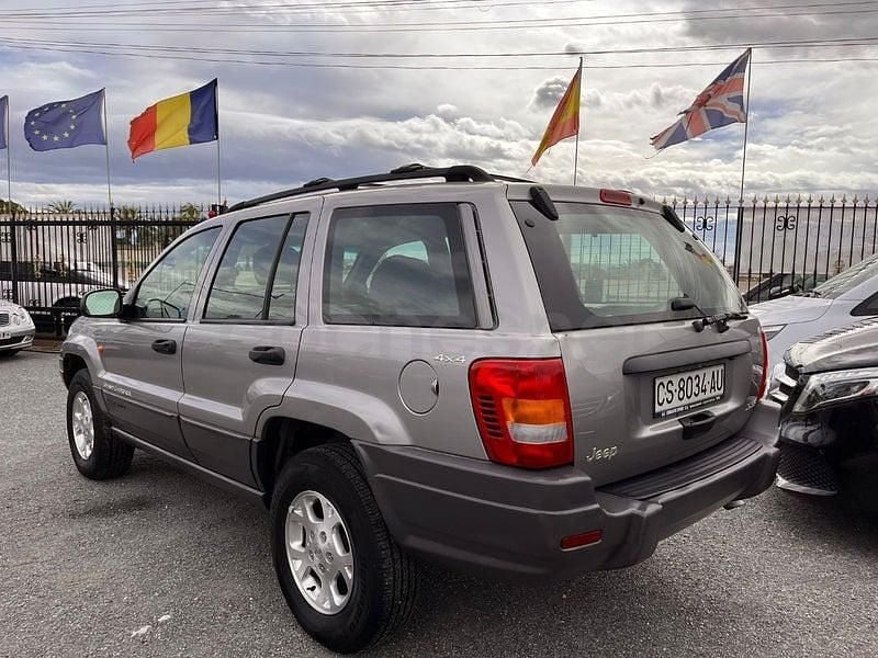 Usado Jeep Grand Cherokee Laredo 140 HP (102 kW) 2000 Bege SUV