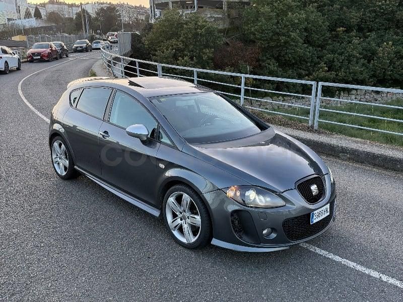Usado Seat Leon FR 170 CV (125 kW) 2012 Gris / plata Berlina