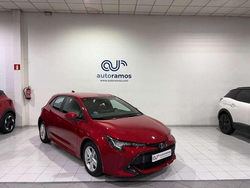 Usado Toyota Corolla Active 122 CV (89 kW) 2021 Rojo Utilitario