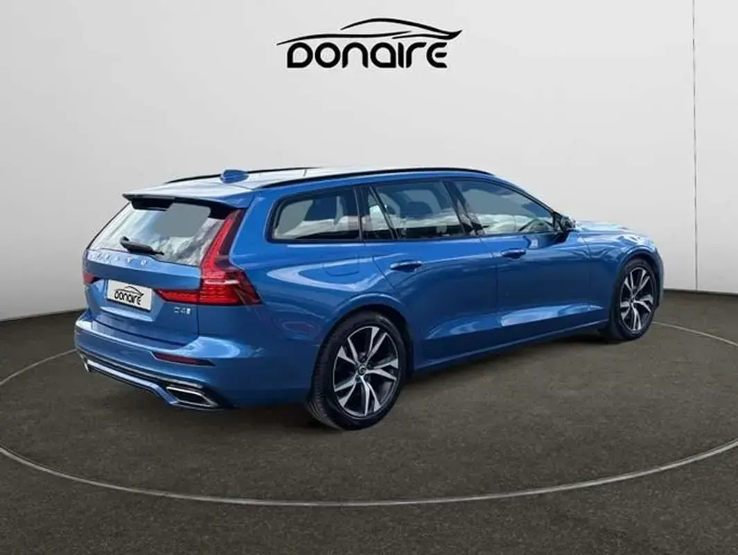 Käytetty Volvo V60 R-Design 190 HP (139 kW) 2020 Sininen Farmari