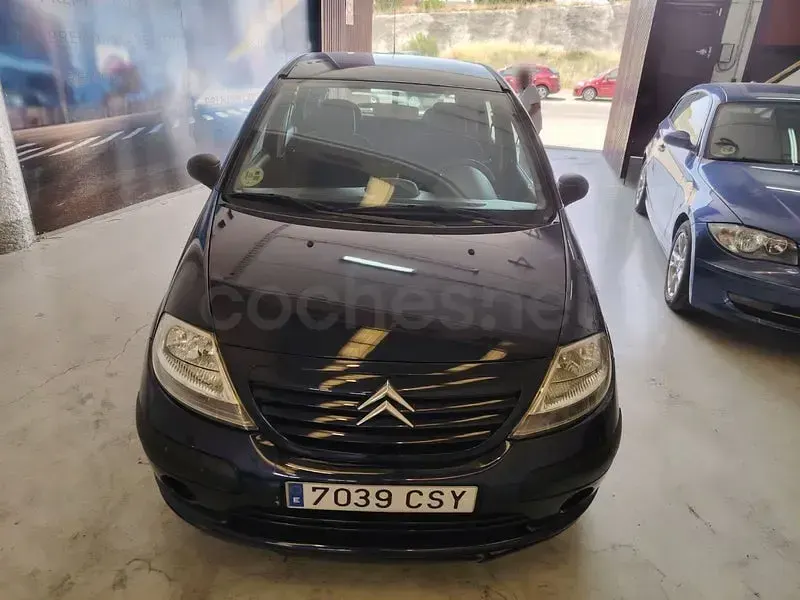 Usado Citroën C3 61 CV (44 kW) 2004 Azul Berlina
