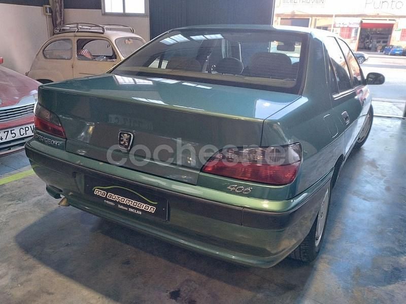 Usado Peugeot 406 90 CV (66 kW) 1999 Verde Berlina