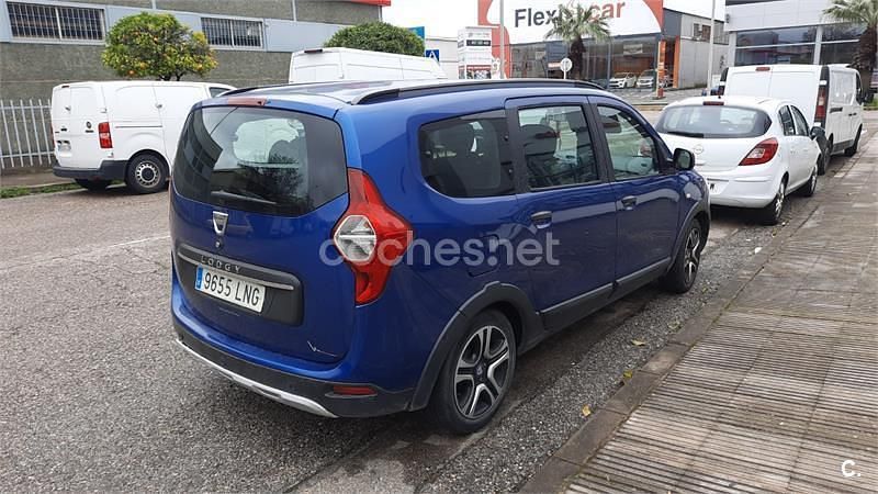 Usado Dacia Lodgy 115 CV (84 kW) 2021 Azul Monovolumen