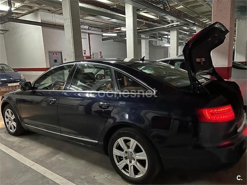 Usado Audi A6 170 CV (125 kW) 2010 Azul Berlina