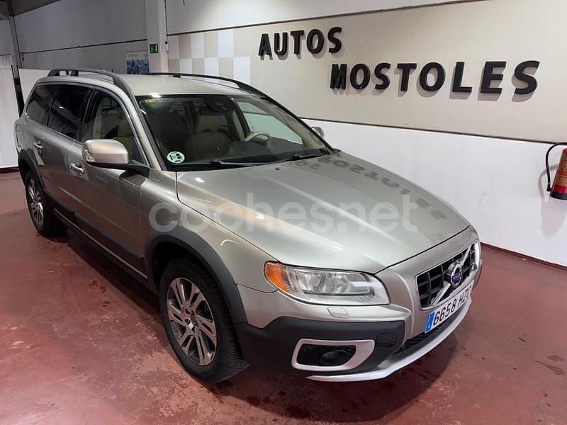 Beige Usado 2013 Volvo XC70 Summum Familiar | 9495 € - Imagen 1/4