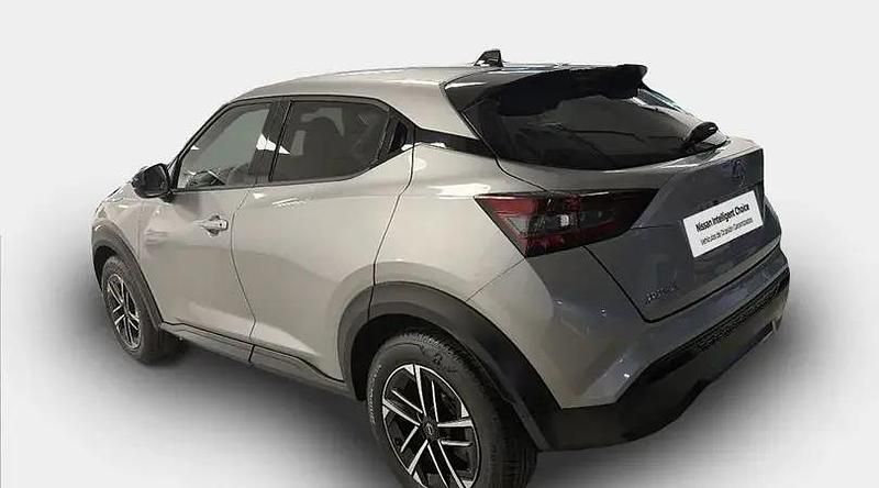 Usado Nissan Juke N-Connecta 114 CV (83 kW) 2025 Diamond silver (metalizado) SUV