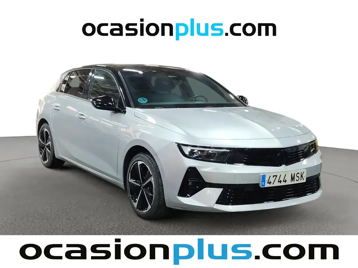 Używany Opel Astra 130 KM (95 kW) 2024 Szary Sedan/Limuzyna