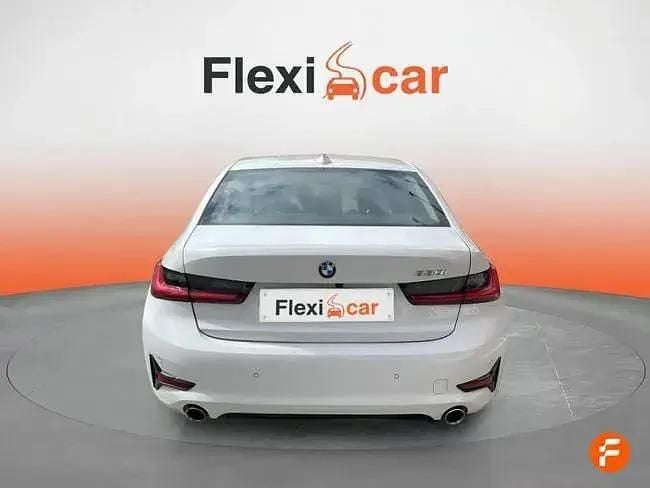 Begagnad BMW 330 258 HK (189 kW) 2021 Vit Sedan