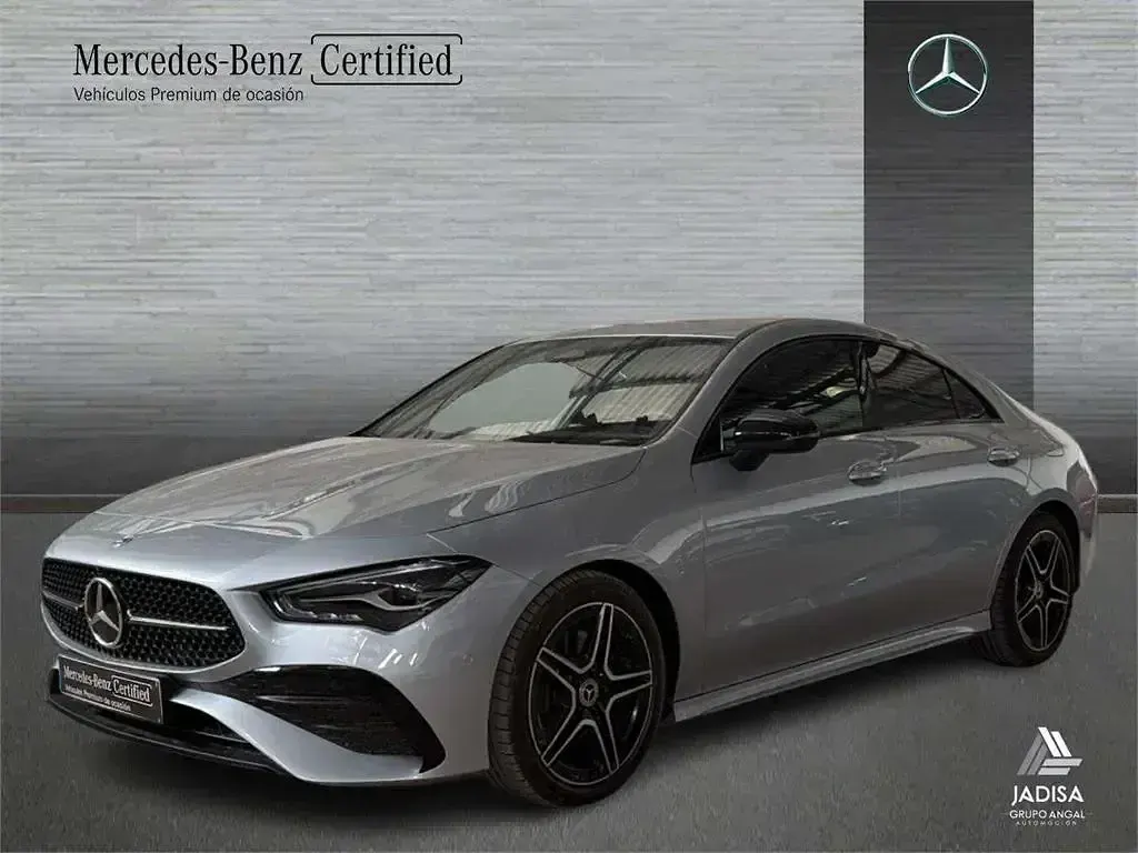 Usado Mercedes CLA220 190 CV (139 kW) 2025 Gris Berlina