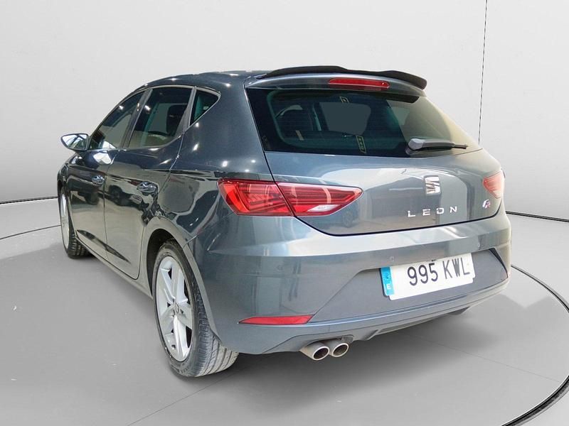Usado Seat Leon FR 132 CV (97 kW) 2019 Azul Utilitario