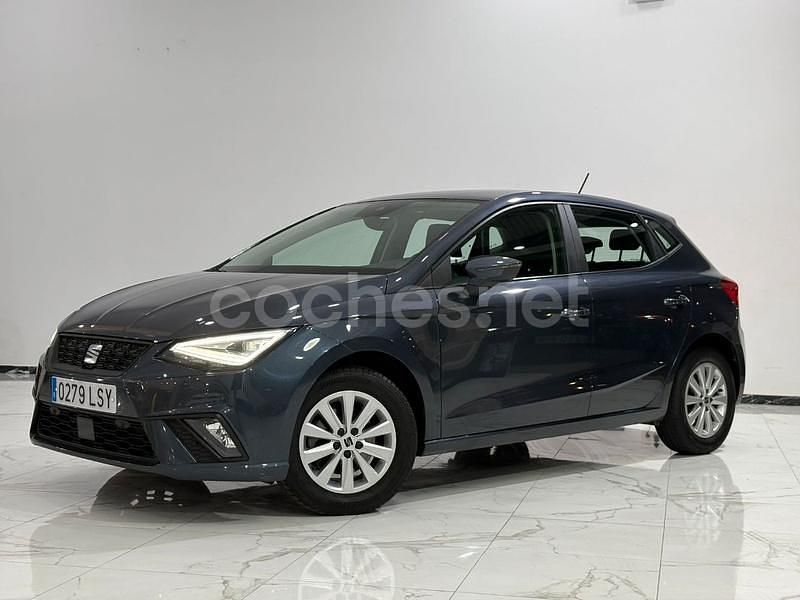 Gris / plata Usado 2021 Seat Ibiza Style Berlina | 16.390 € (Un poco caro) - Imagen 1/4