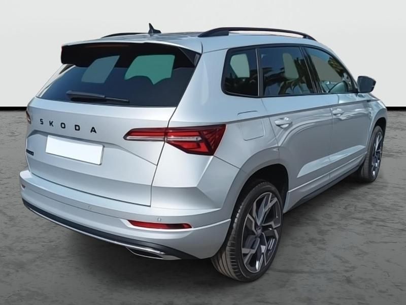 Usado Skoda Karoq SportLine 150 CV (110 kW) 2025 Plata brillante metalizado SUV