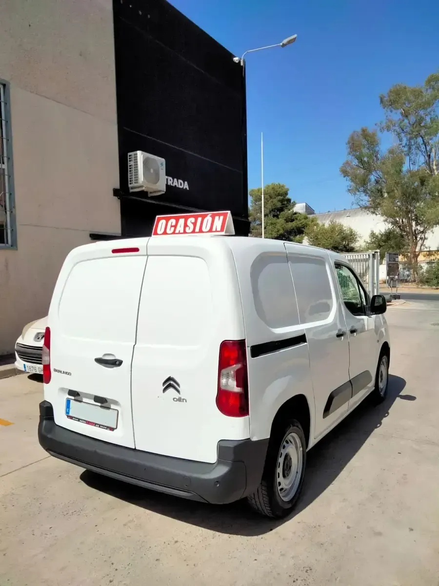 Usado Citroën Berlingo 102 CV (75 kW) 2021 Blanco Monovolumen