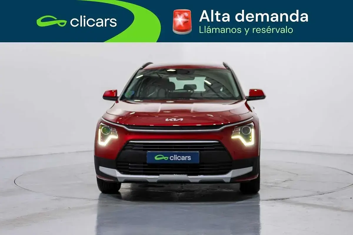 Usado Kia Niro 105 CV (77 kW) 2025 Rojo SUV