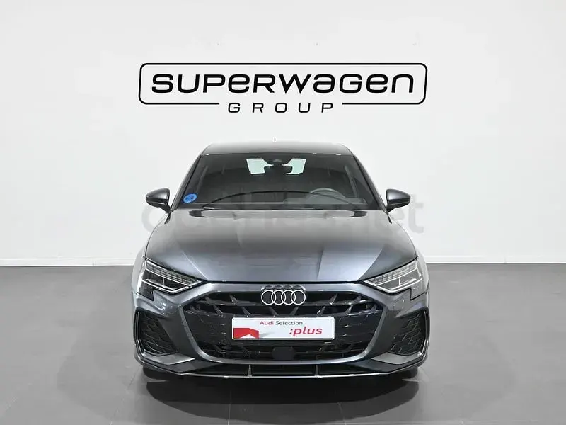 Usado Audi A3 S-Line 204 CV (150 kW) 2025 Gris / plata Berlina
