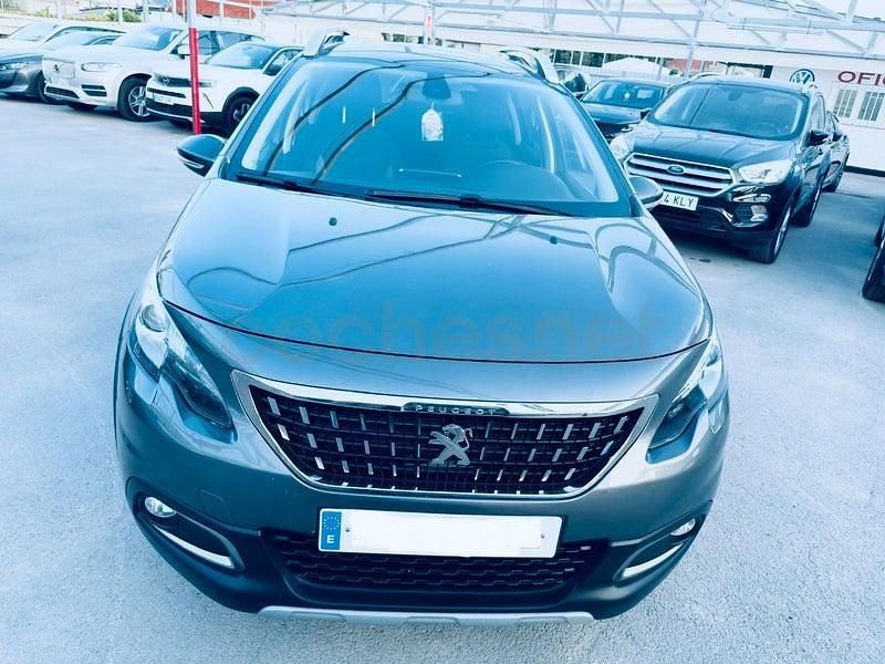 Usado Peugeot 2008 Allure 120 CV (88 kW) 2017 Gris / plata SUV