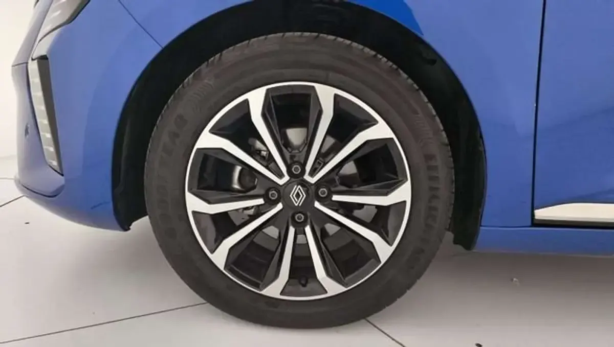 Usado Renault Clio Techno 101 CV (74 kW) 2025 Azul Utilitario