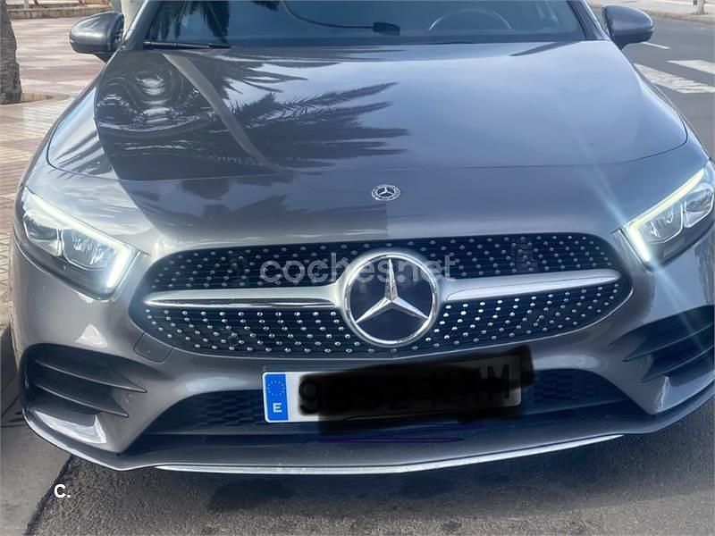 Usado Mercedes A180 109 CV (80 kW) 2019 Gris / plata Berlina
