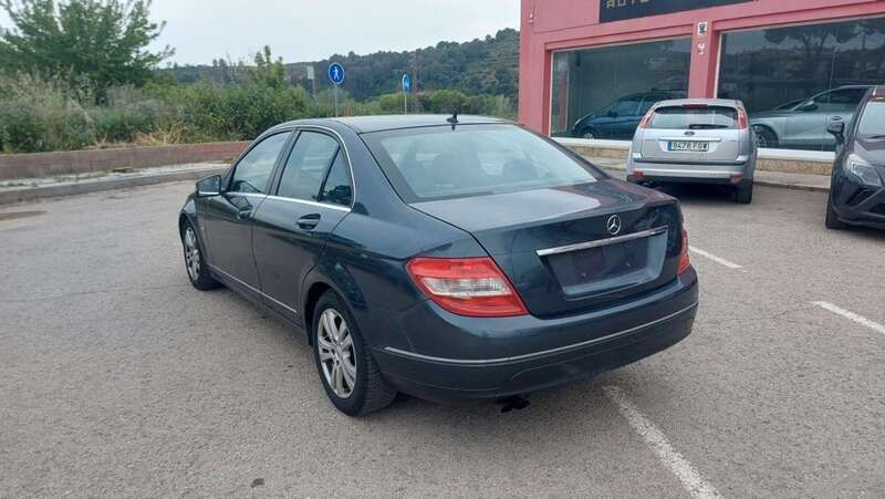 Negro Usado 2010 Mercedes C200 Avantgarde Berlina | 7900 € (Super precio) - Imagen 1/4