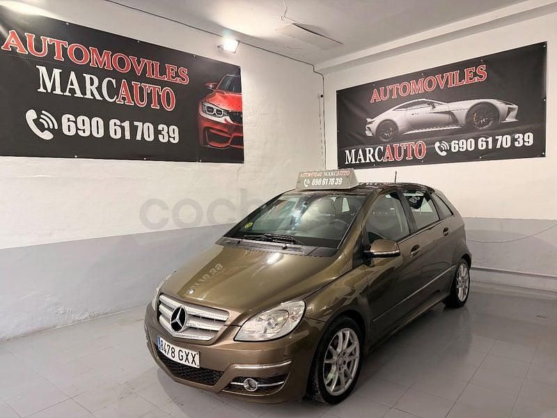 Usado Mercedes B180 Sport Edition 109 CV (80 kW) 2010 Marrón Monovolumen