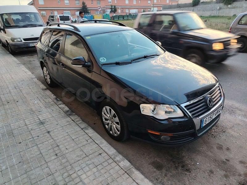 Usado VW Passat Advance 110 CV (80 kW) 2009 Negro Familiar