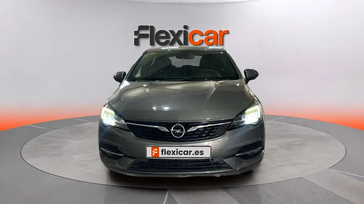Usado Opel Astra Business Elegance 131 CV (96 kW) 2020 Gris Familiar