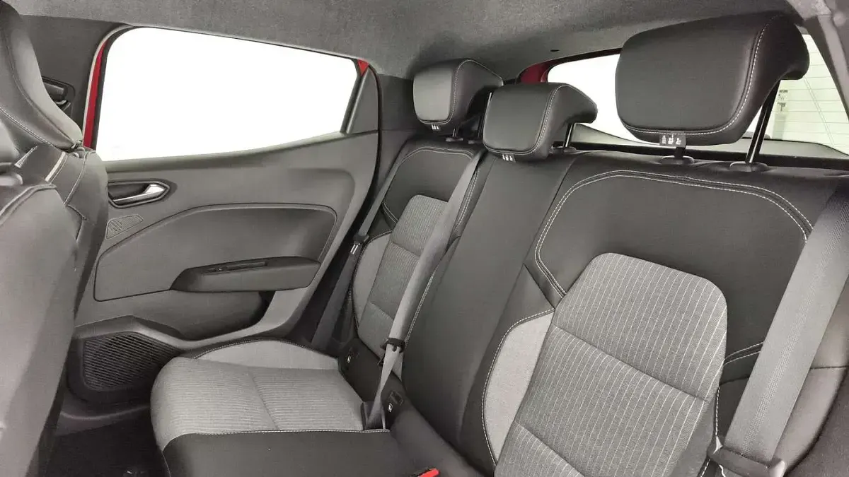 Usado Renault Clio Techno 143 CV (105 kW) 2025 Utilitario